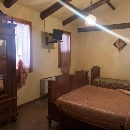 ベッド・アンド・ブレックファスト B&B Il Fiocinino 3*